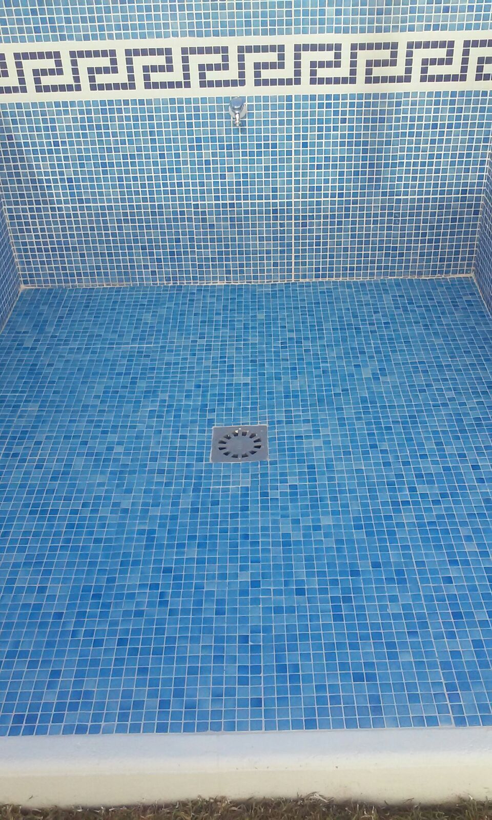 Construcción ducha de piscina